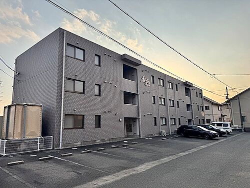 岡山県岡山市北区庭瀬 3階建 築25年