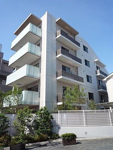 東京都港区南青山３丁目 9階建 築9年11ヶ月