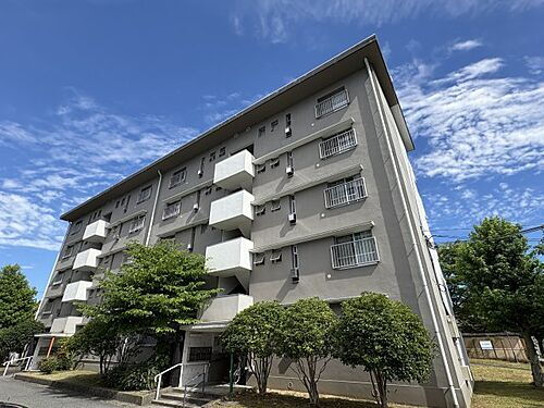兵庫県三木市志染町西自由が丘２丁目 賃貸マンション