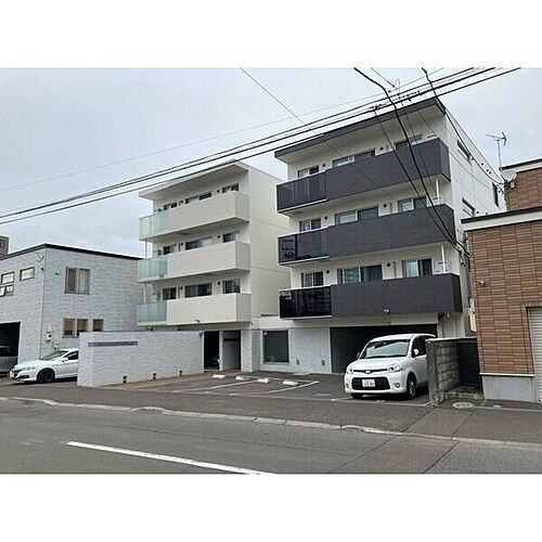 北海道札幌市中央区南八条西２０丁目 4階建 築10年3ヶ月