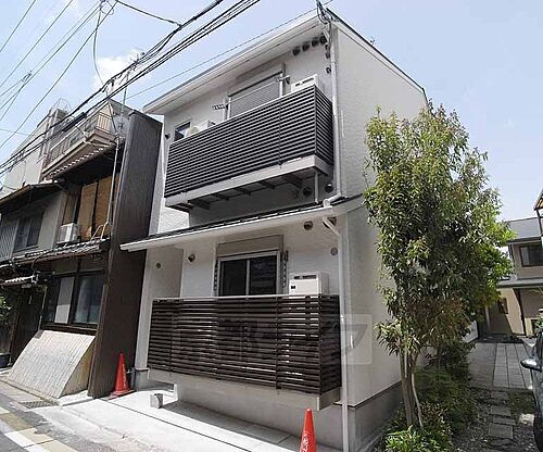 京都府京都市東山区門脇町 築10年9ヶ月 2階建