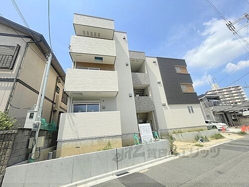 大阪府東大阪市稲田本町３丁目  3階建