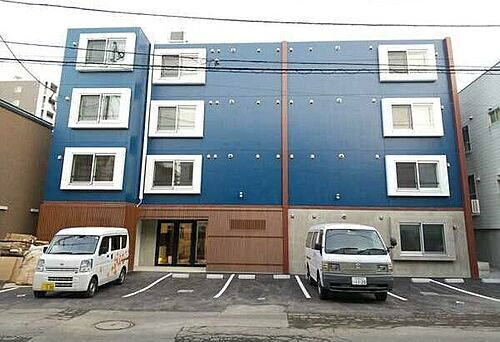 北海道札幌市豊平区平岸三条９丁目 4階建 築2年7ヶ月