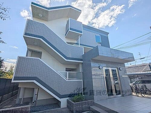 大阪府東大阪市長田２丁目 築14年10ヶ月 3階建