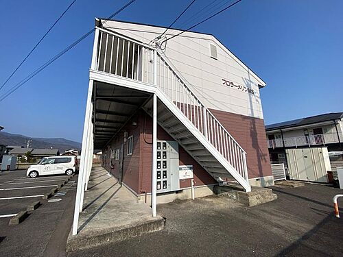 香川県高松市国分寺町新居 2階建 築31年8ヶ月