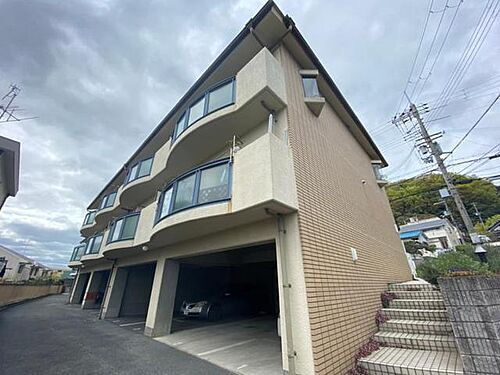 大阪府池田市畑４丁目 3階建