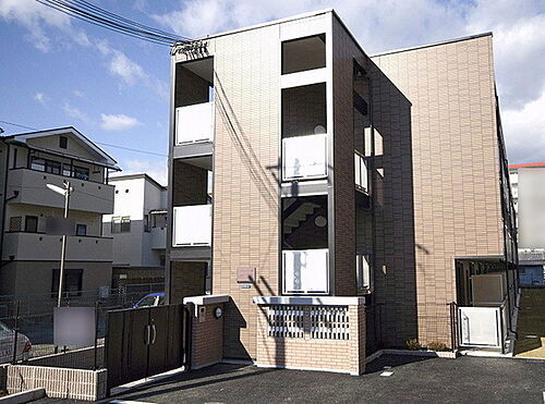 大阪府茨木市平田２丁目 3階建