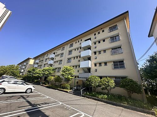 兵庫県三木市志染町西自由が丘２丁目 賃貸マンション