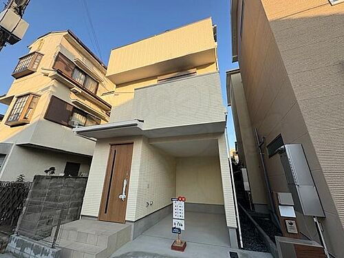 大阪府高槻市津之江町３丁目 築1年未満 3階建