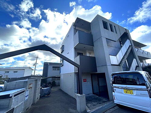 大阪府箕面市坊島２丁目 3階建