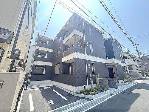 兵庫県尼崎市東難波町３丁目 3階建 