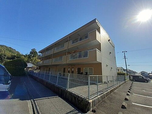 高知県高知市仁井田 3階建 築32年5ヶ月