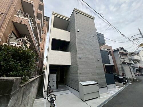 大阪府大阪市東淀川区小松３丁目 築1年8ヶ月 3階建