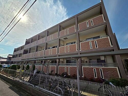 大阪府池田市神田４丁目 築8年10ヶ月 3階建