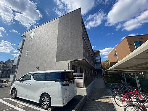 大阪府吹田市岸部中１丁目 3階建 築7年11ヶ月