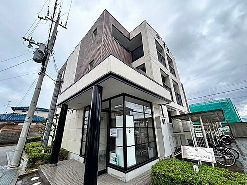 兵庫県川西市東久代１丁目 築20年11ヶ月 3階建