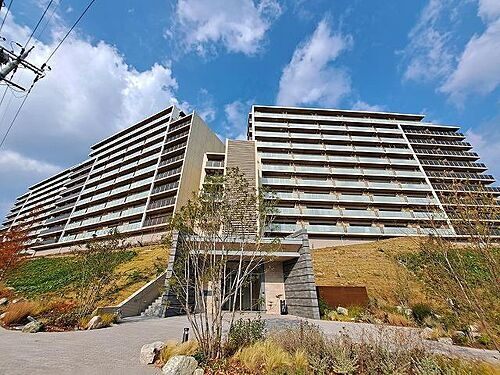 大阪府箕面市彩都粟生南４丁目 賃貸マンション