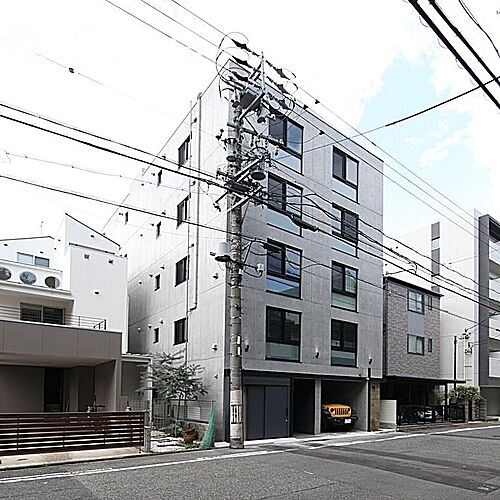 愛知県名古屋市中区新栄２丁目 5階建 築2年4ヶ月