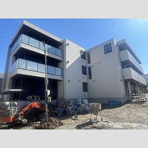 愛知県名古屋市千種区春岡１丁目 3階建 