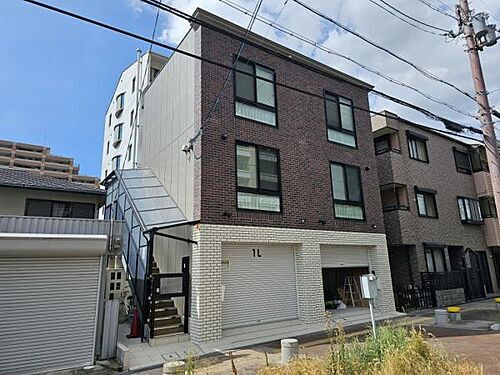 大阪府高石市綾園１丁目 3階建 築2年6ヶ月