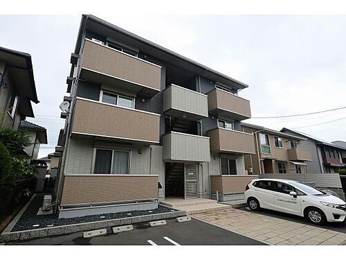 ディアコート湖山ＩＩ 3階建