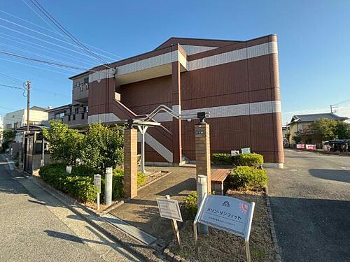 メゾンサンフィット 2階建
