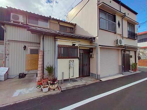 小松町テラスハウス 2階建