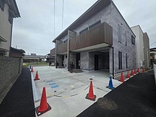 大阪府泉大津市二田町１丁目 テラスハウス