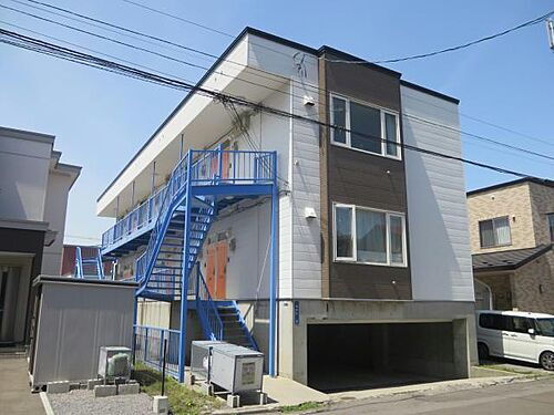 ピコハウス０１ 地上2階地下1階建