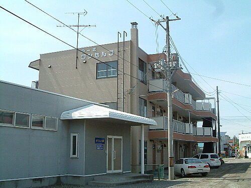 北海道函館市白鳥町 3階建 築34年10ヶ月