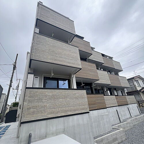 千葉県柏市あけぼの３丁目 3階建