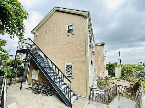 神奈川県横浜市神奈川区白幡上町 2階建