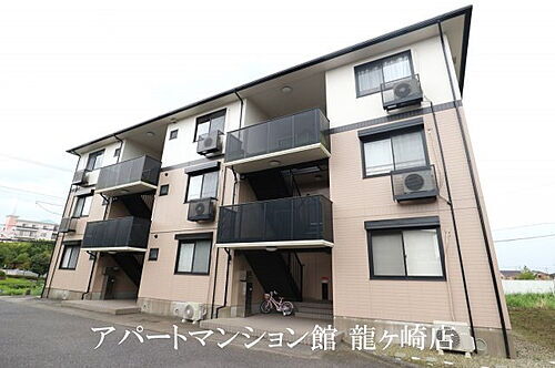 ヒルサイドテラス久保台Ｃ