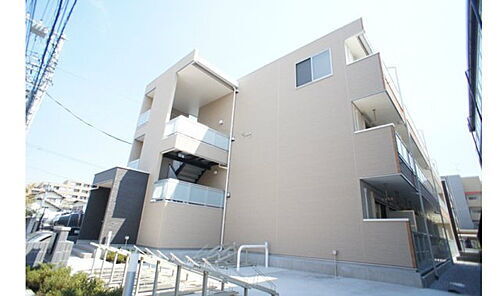 神奈川県横浜市港北区新羽町 3階建
