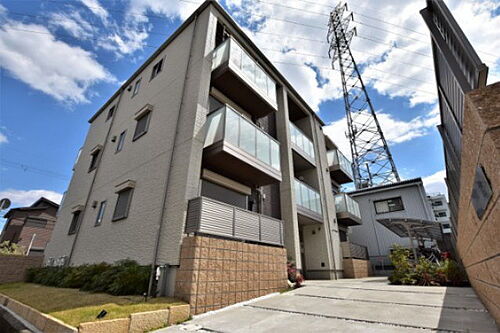 大阪府堺市北区北花田町３丁 築8年7ヶ月 3階建