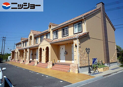 三重県四日市市末永町 タウンハウス