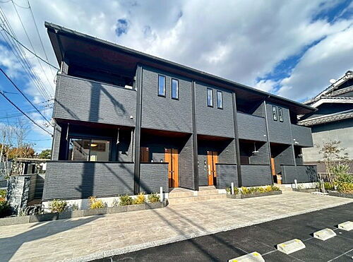 大阪府松原市天美我堂４丁目  2階建