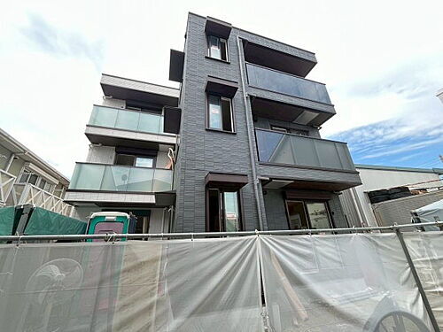 大阪府堺市北区北花田町１丁 3階建 