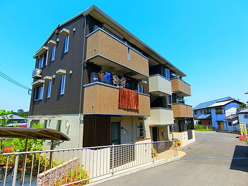 ノイエスカーサ