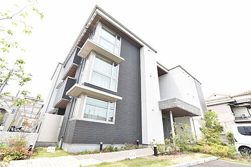 大阪府堺市西区北条町２丁 築4年11ヶ月 3階建