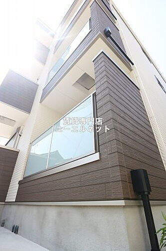 大阪府吹田市内本町３丁目 築3年 3階建