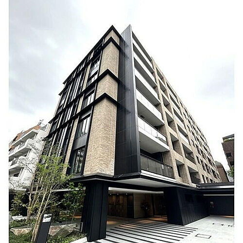 東京都千代田区六番町 8階建 