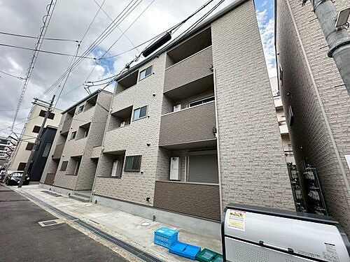 大阪府吹田市内本町１丁目 3階建 