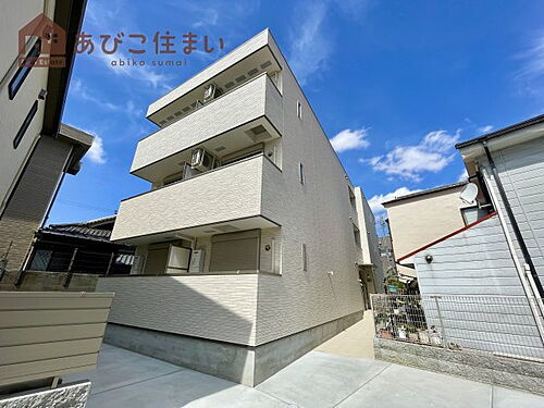 大阪府大阪市住吉区長居東１丁目  3階建