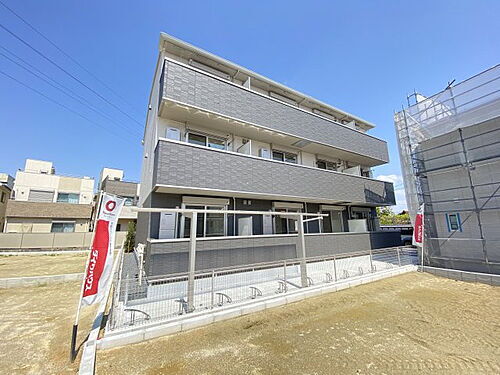 愛知県春日井市稲口町４丁目 3階建 築2年8ヶ月