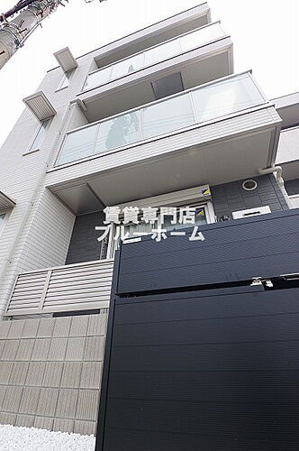 大阪府堺市北区北長尾町８丁 築2年10ヶ月 3階建