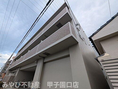 兵庫県尼崎市大島３丁目 築15年9ヶ月 3階建