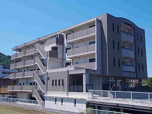 シエル青山 5階建
