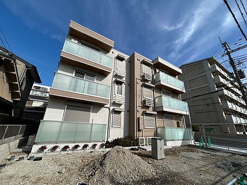 大阪府堺市西区鳳北町８丁 築1年11ヶ月 3階建