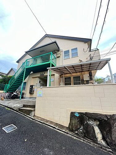 大阪府和泉市山荘町１丁目 2階建